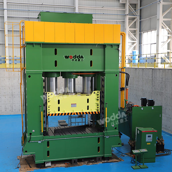 3000噸框架式油壓機 3000噸框架式油壓機
